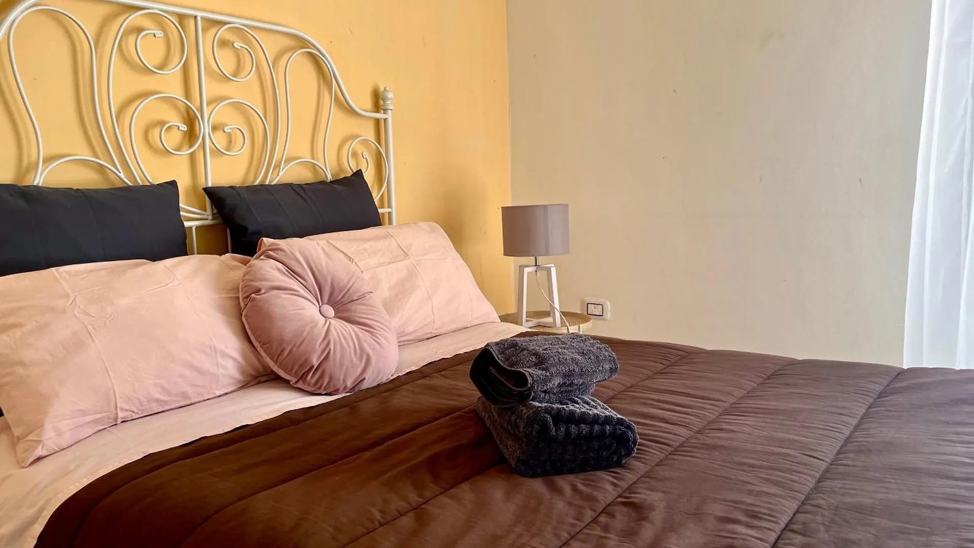 Deodato Guest House Catania Hostel