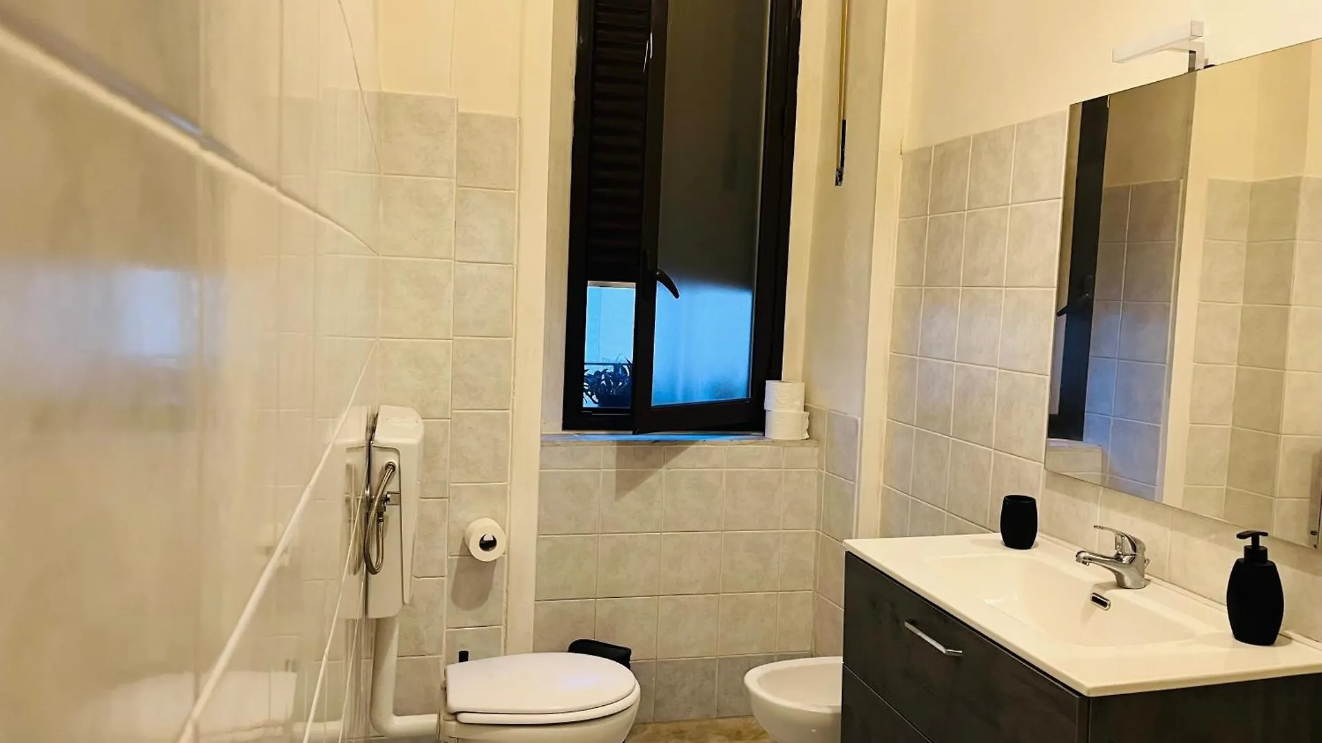 Deodato Guest House Catania Hostel